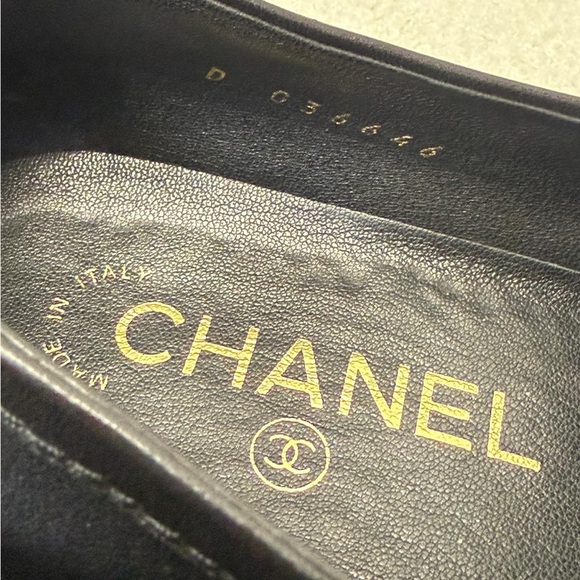 CHANEL INTERLOCKING CC LOGO LAMBSKIN LOAFERS SZ 36 - Picture 6 of 10